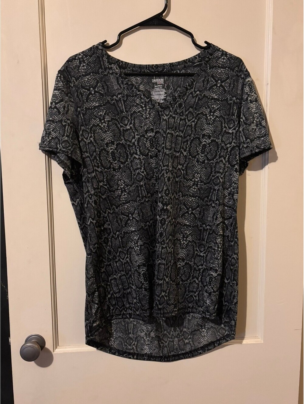 Danskin Now Semi-Fitted Snake Print Short Sleeve Top Size XXL